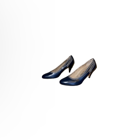 Salvatore Ferragamo Vintage Dark Blue Leather Pumps - Women’s Size 6.5 - Picture 1 of 10